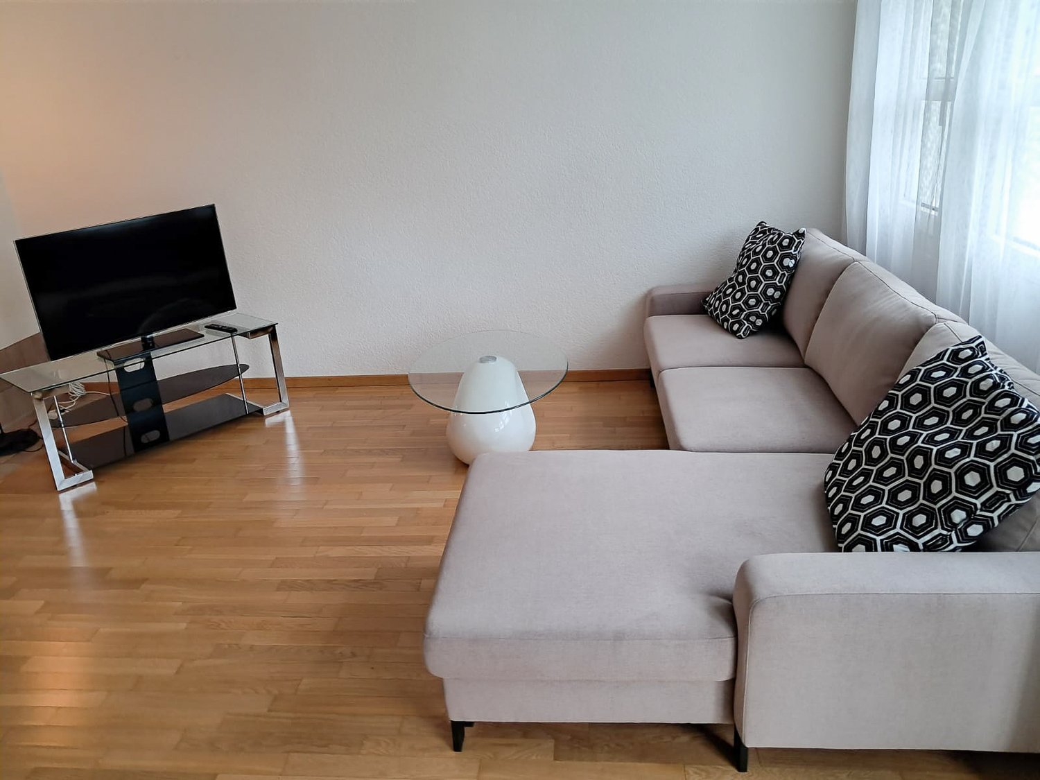 2 ½ Zimmer möblierte Wohnung