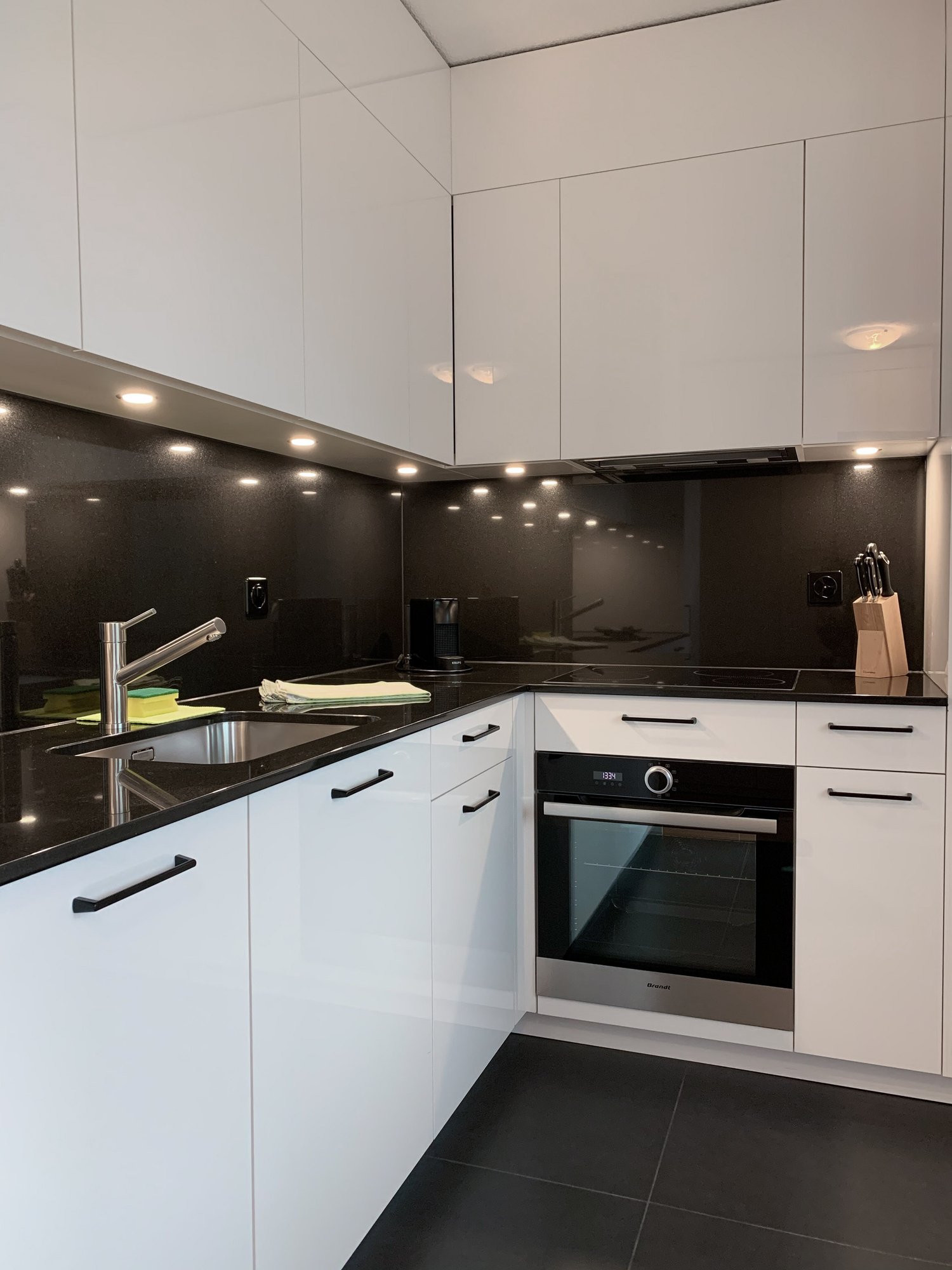 2 ½ Zimmer möblierte Wohnung