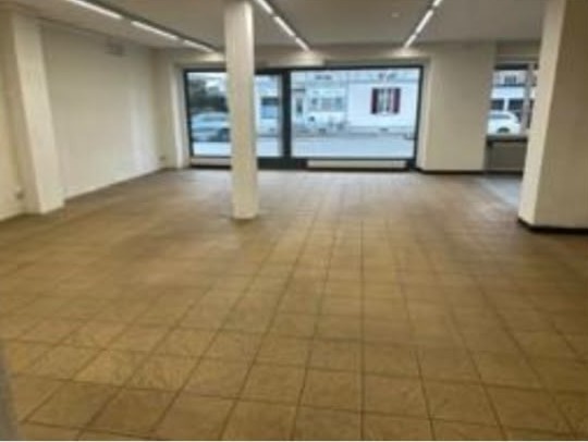 168m² commerciale