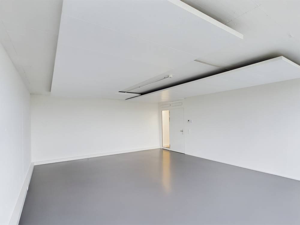 140m² office