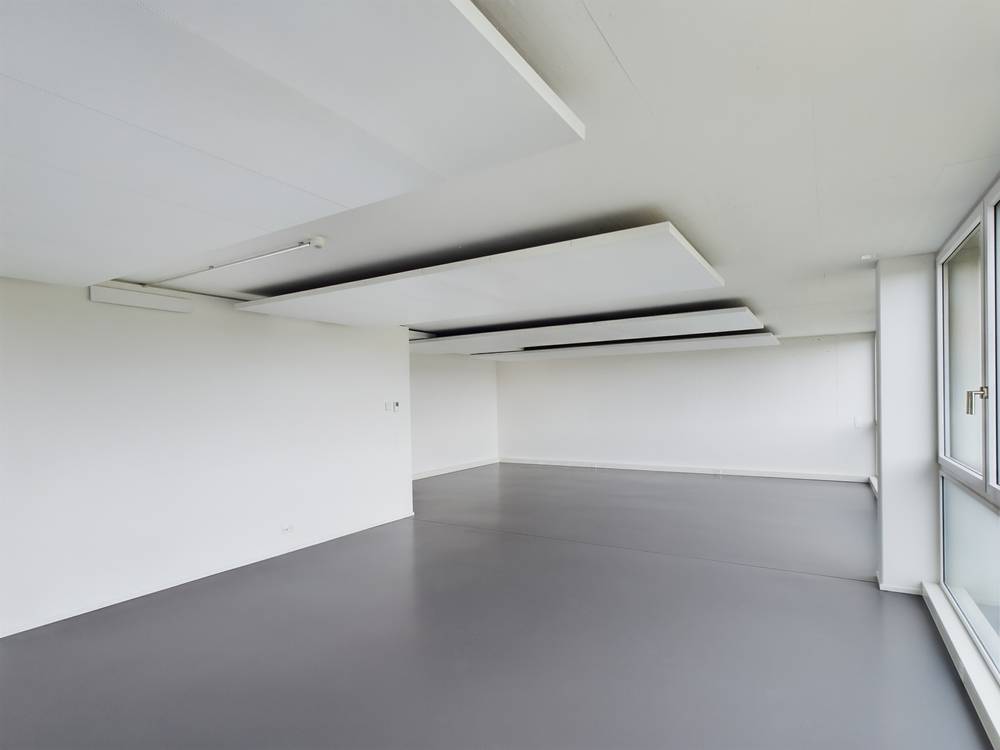 140m² office