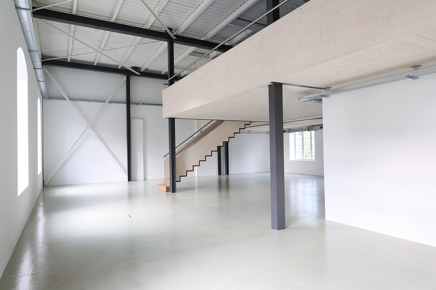 282m² office