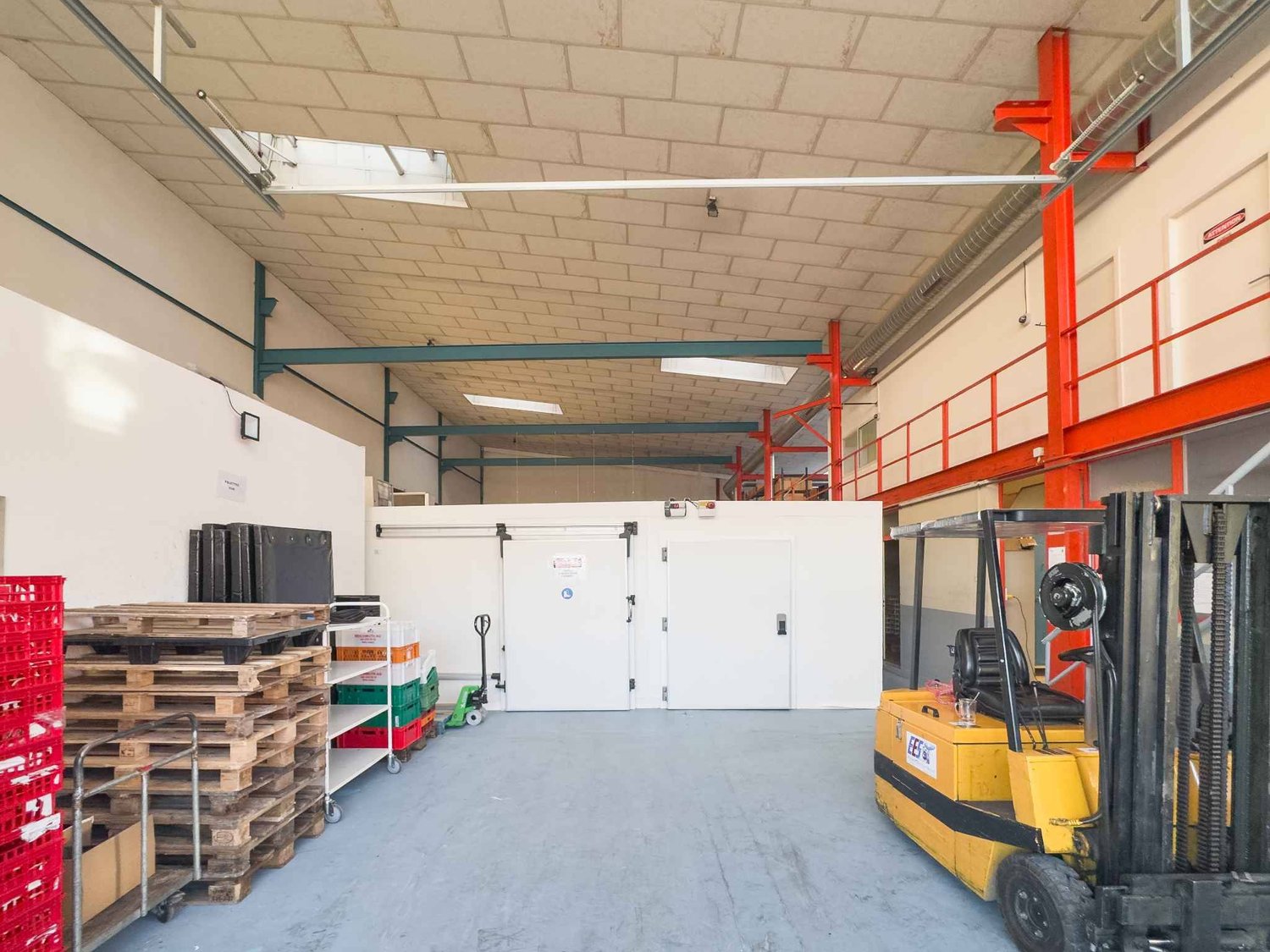 650m² commercial