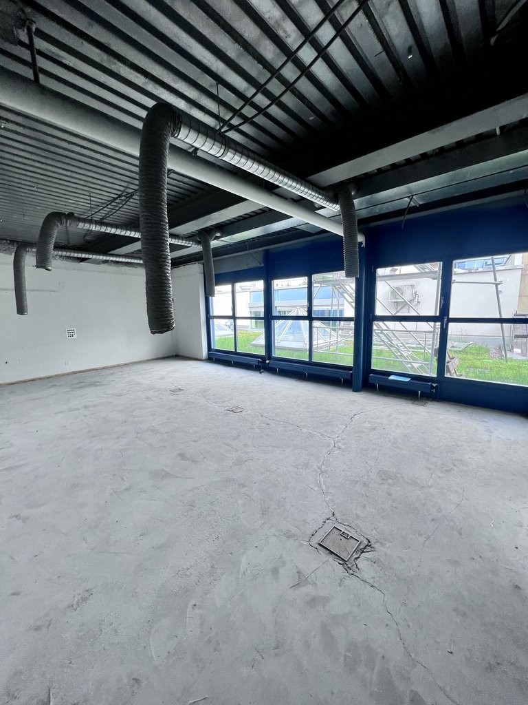 220m² office