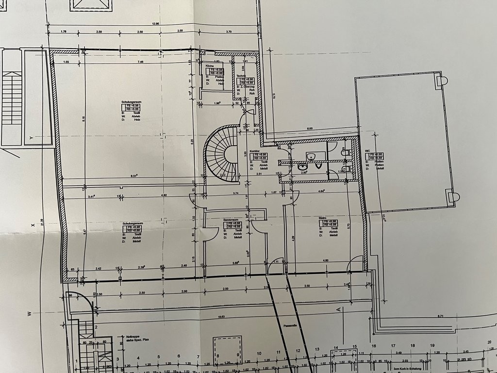220m² office