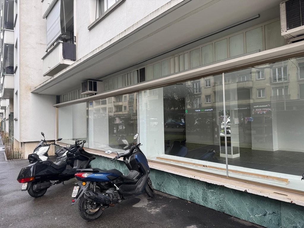 60m² shop