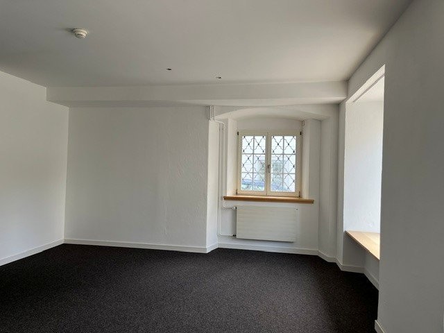 160m² shop