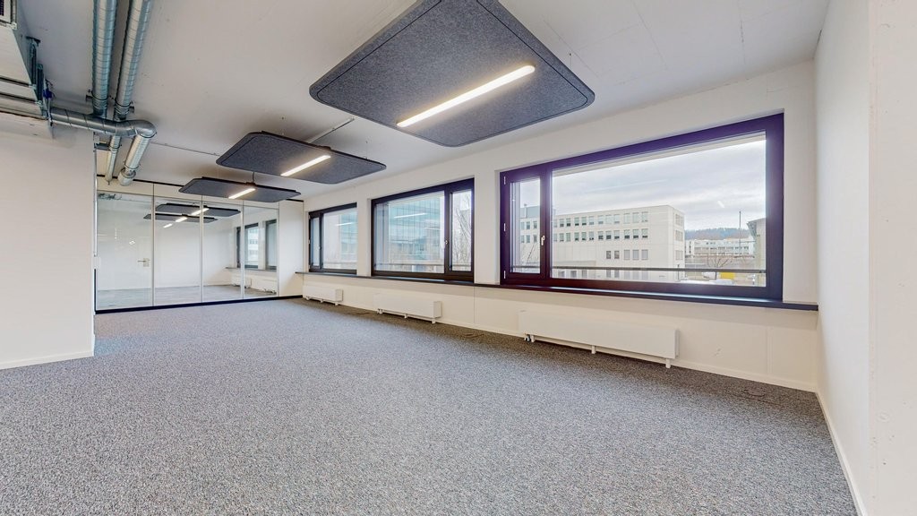 382m² office