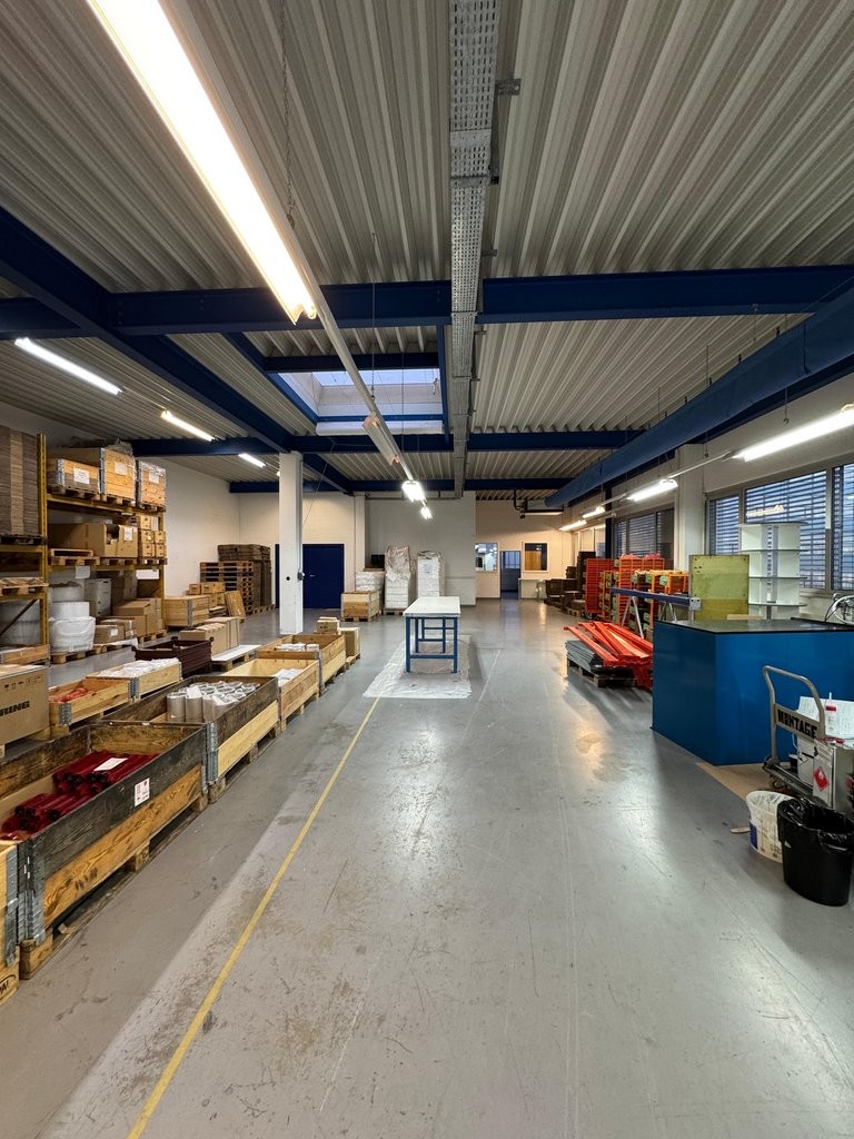 605m² commercial