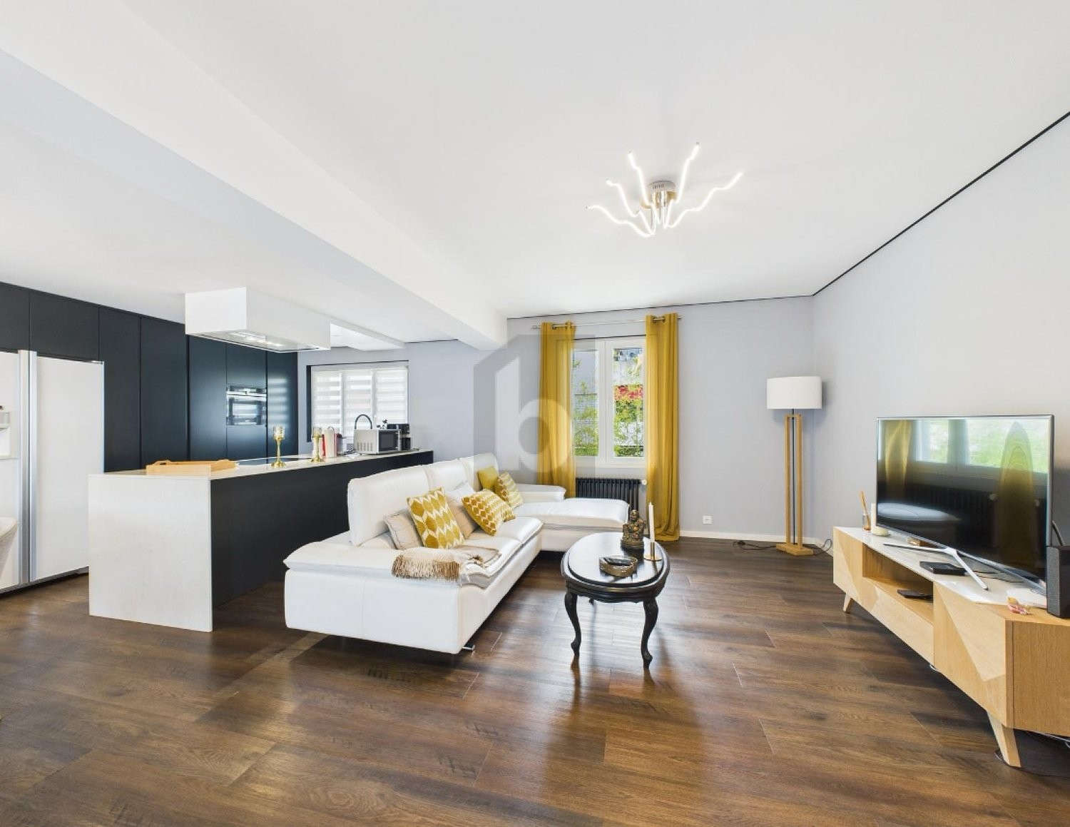 Villa con 8 ½ locali