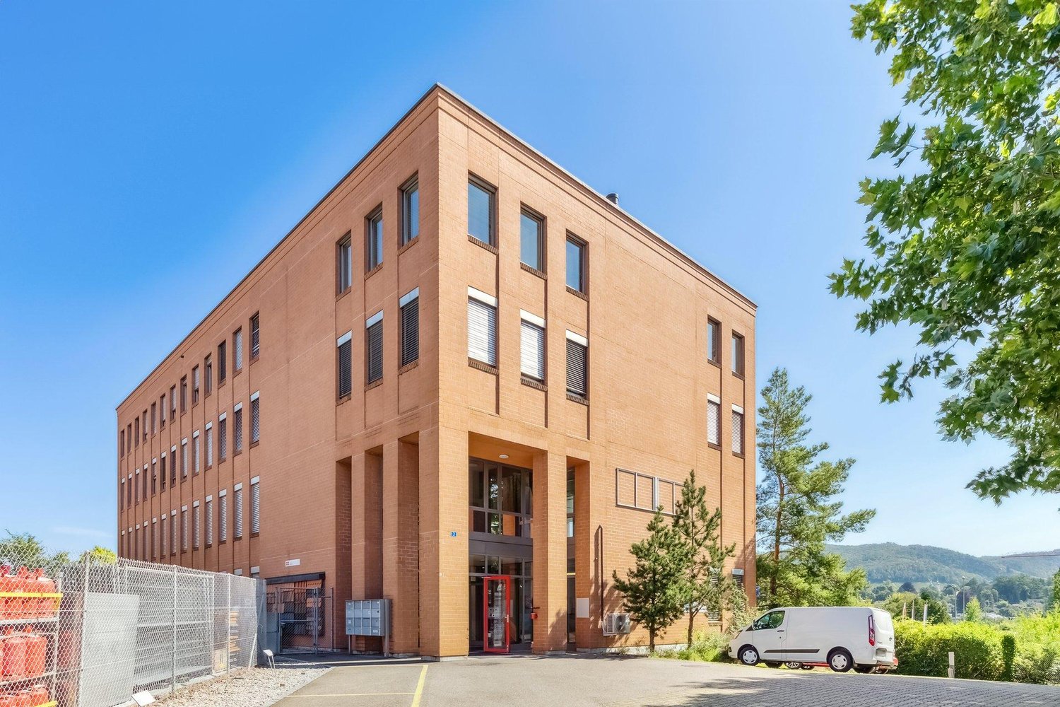 148m² office