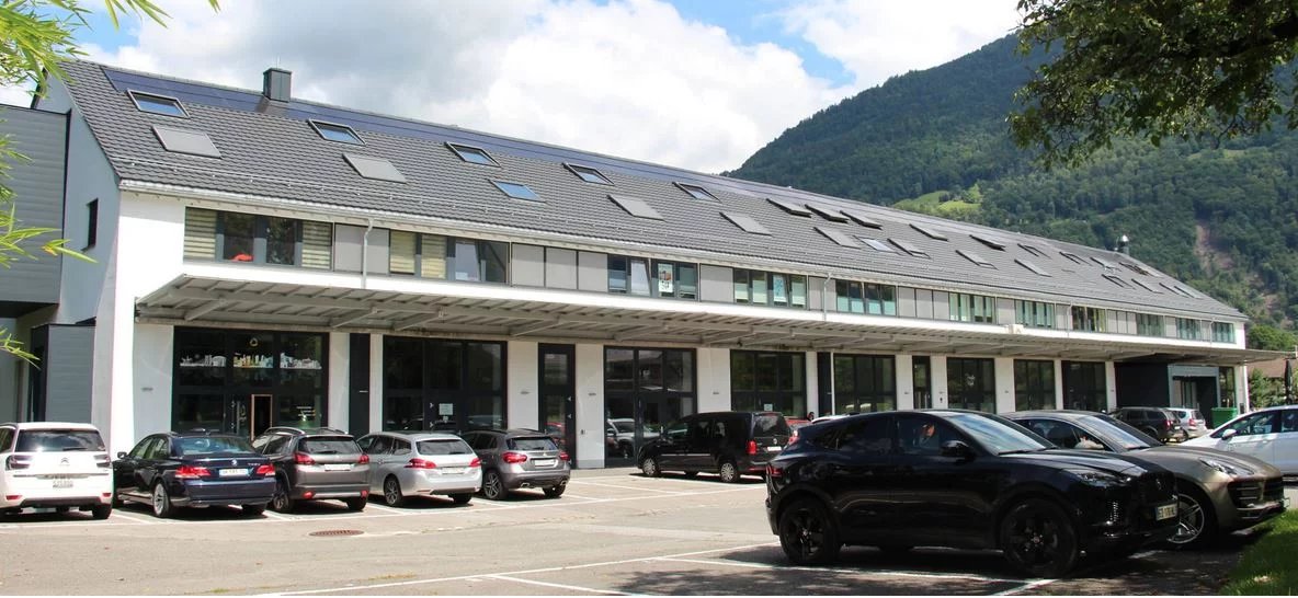 140m² office