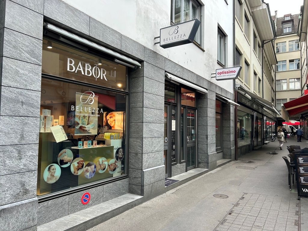 44m² shop