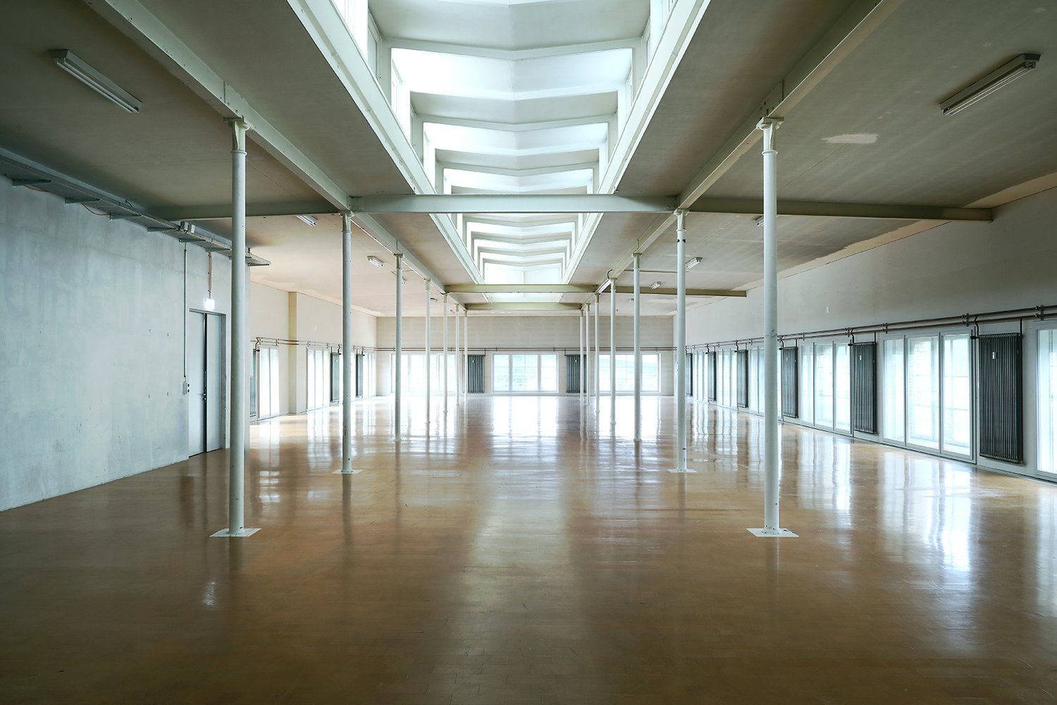 560m² commercial