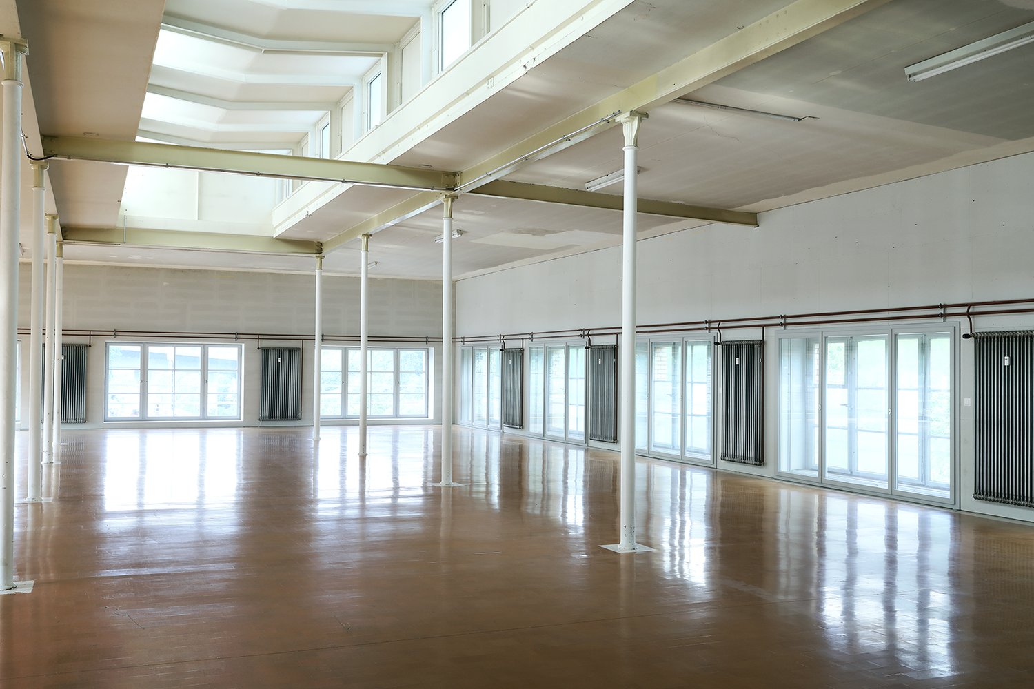 560m² commercial