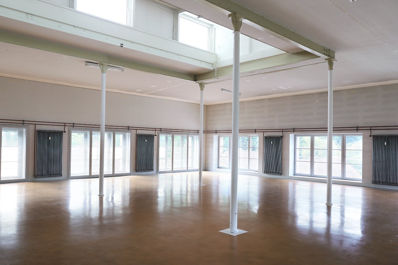 560m² commercial