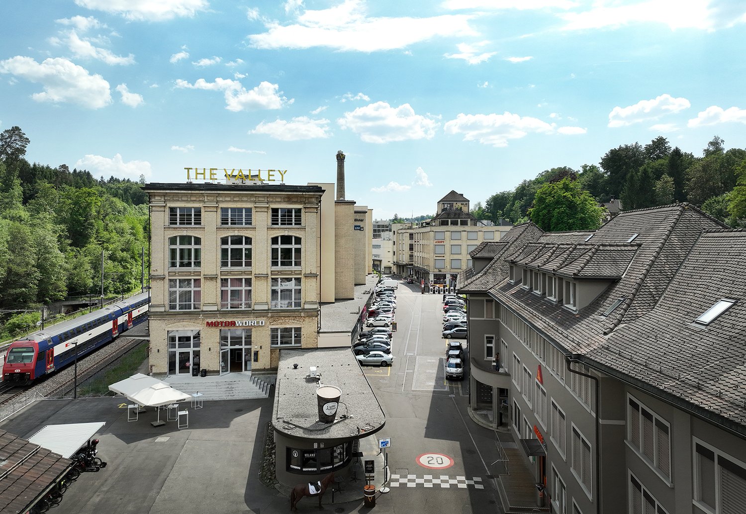 560m² commercial