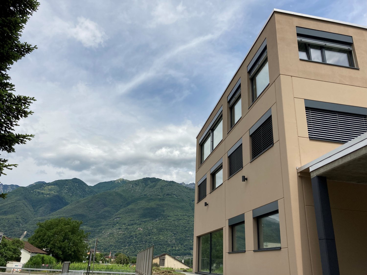 Grand magasin de 242m²
