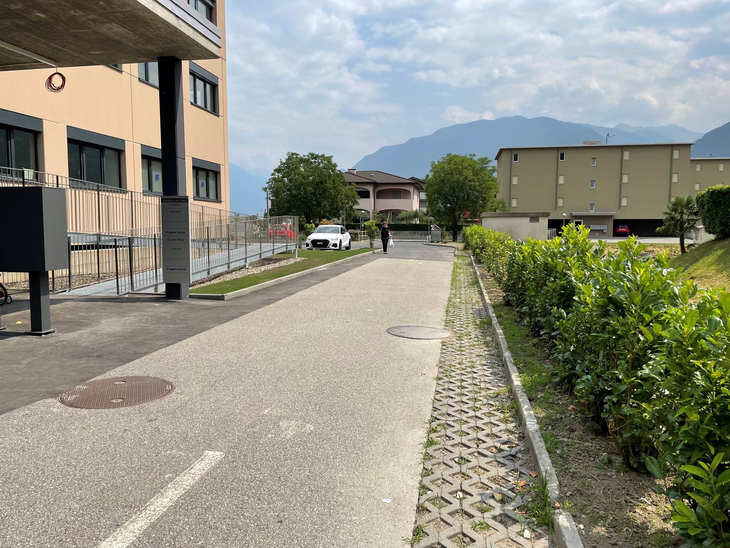 Grand magasin de 242m²