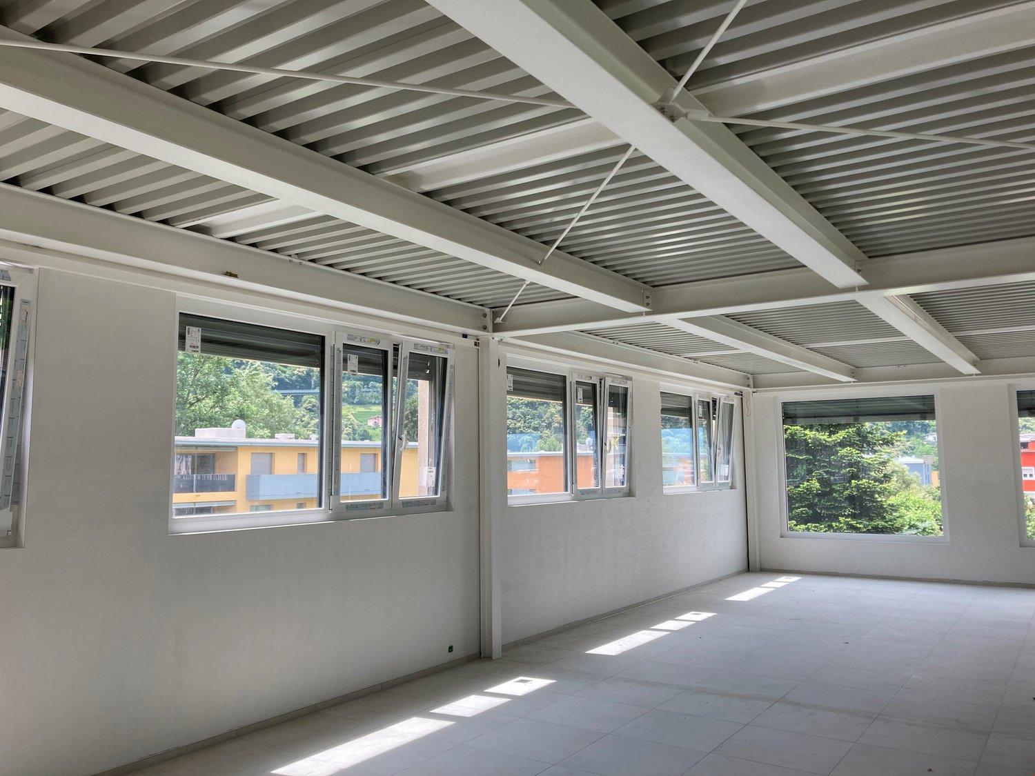 Grand magasin de 242m²