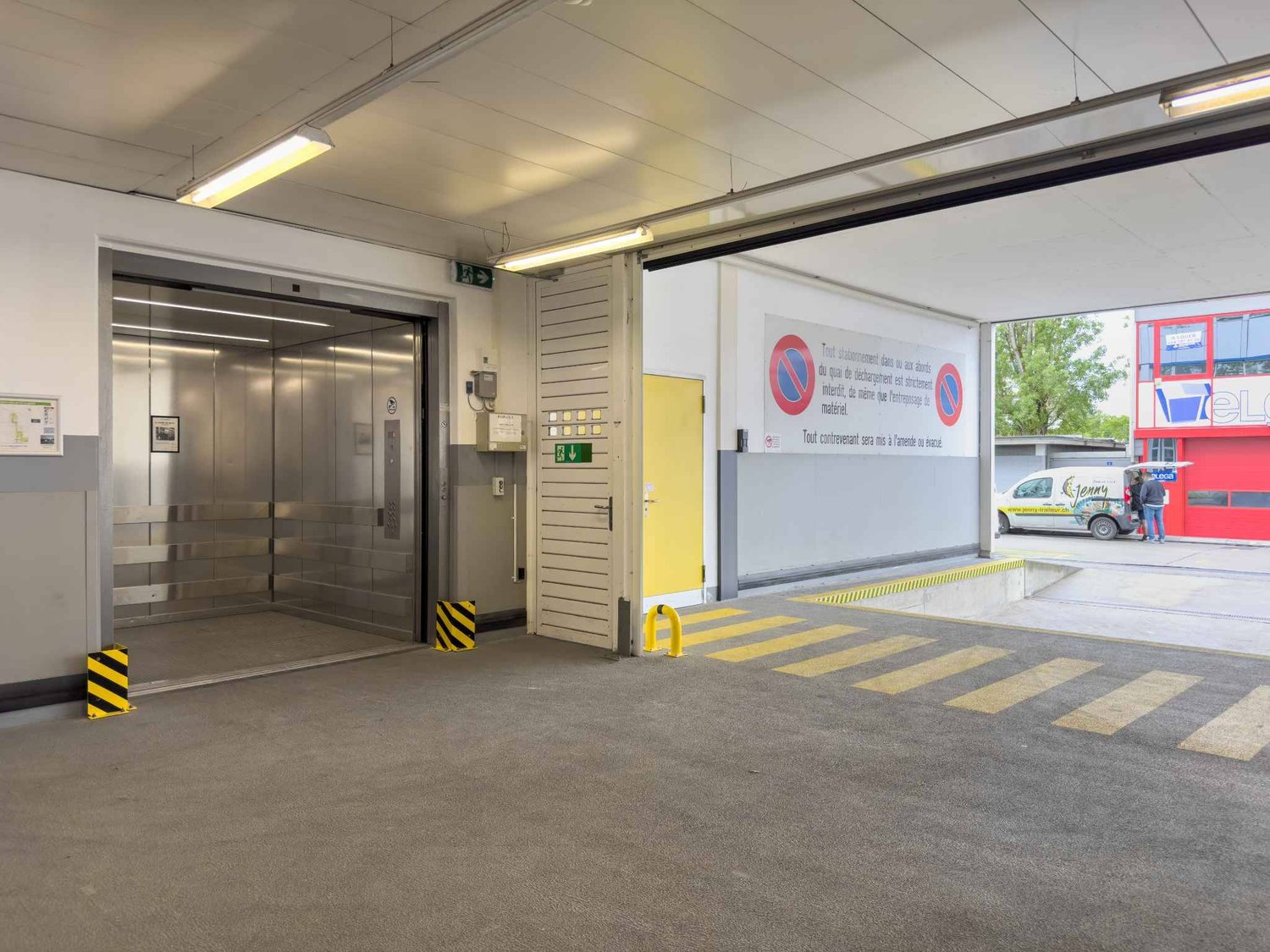 47m² commercial