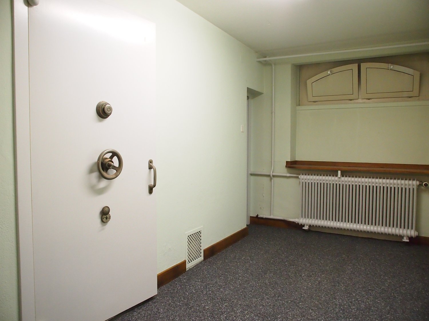50m² storage room