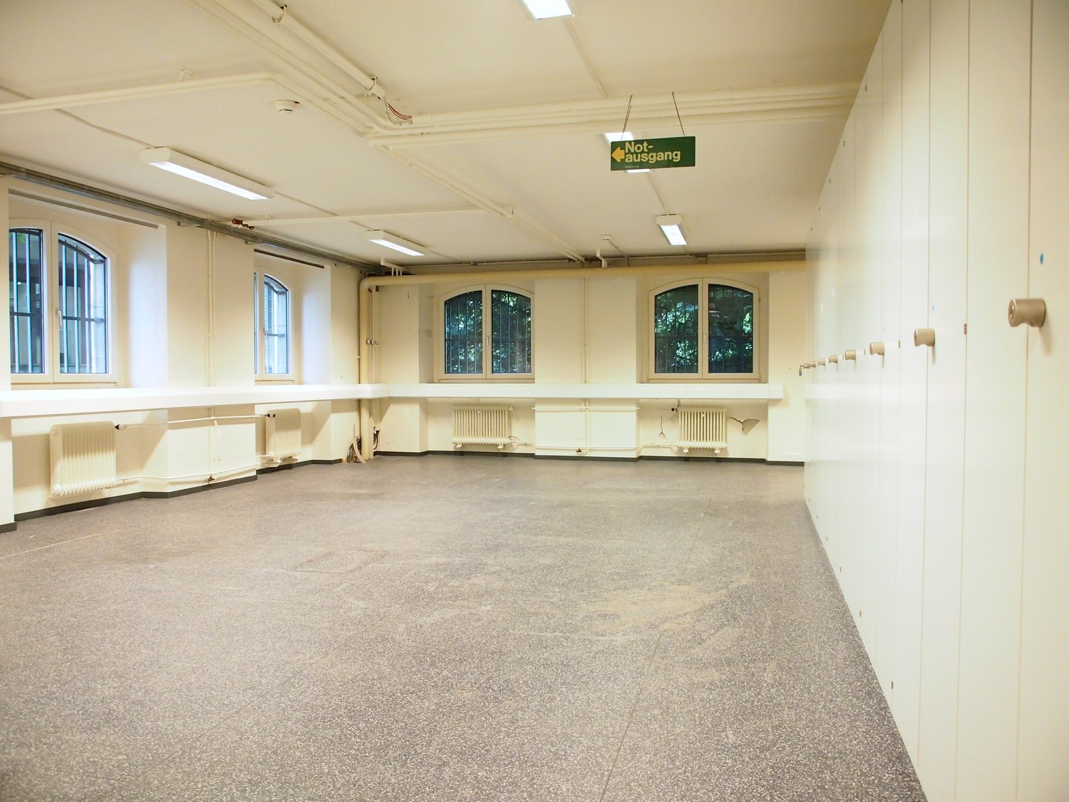 50m² storage room