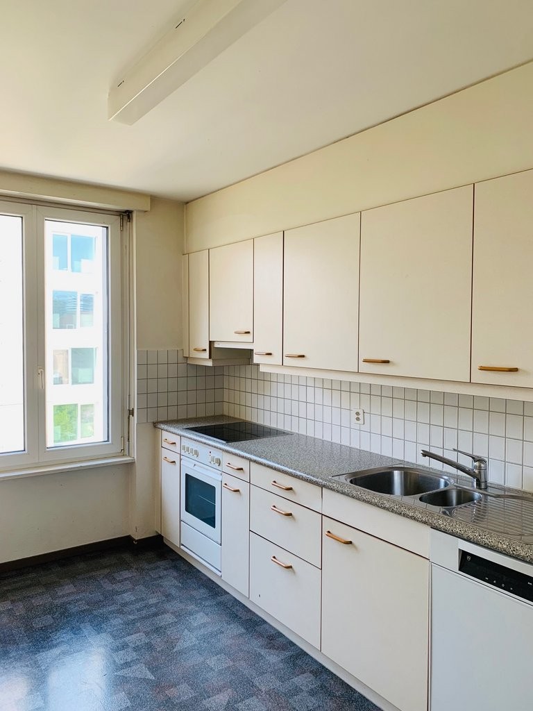5 rooms apartment