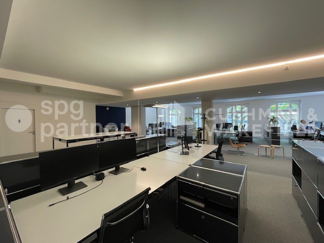 430m² Büro
