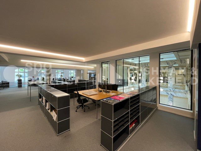 430m² Büro