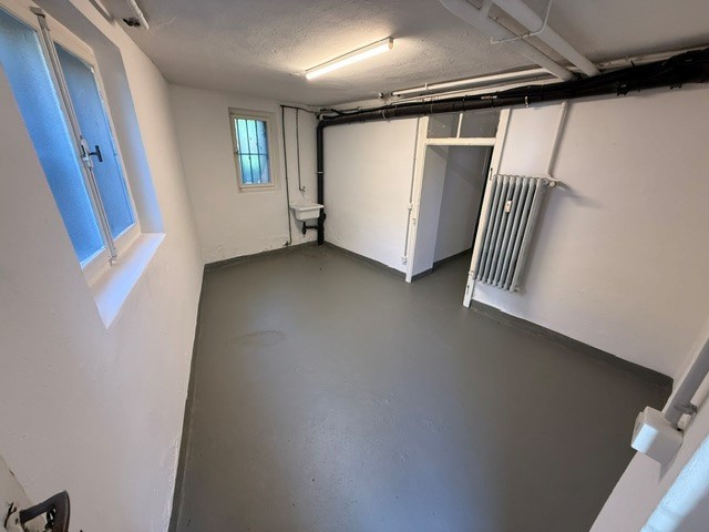 40m² commercial