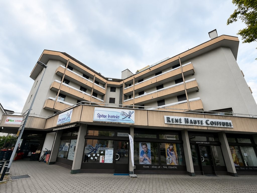 86m² shop
