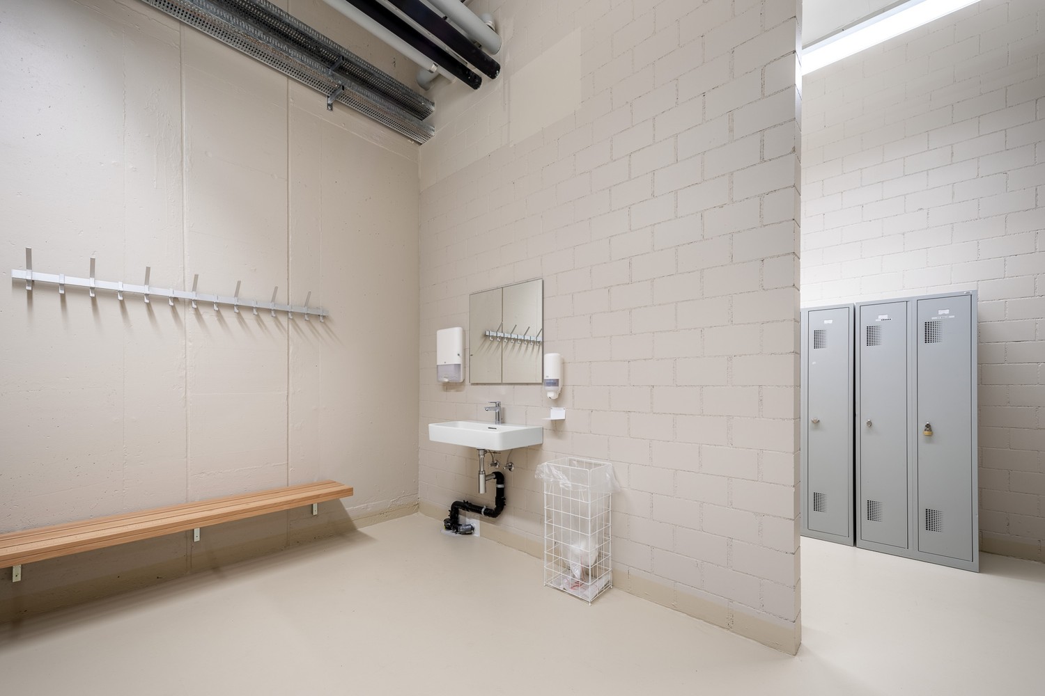 307m² office