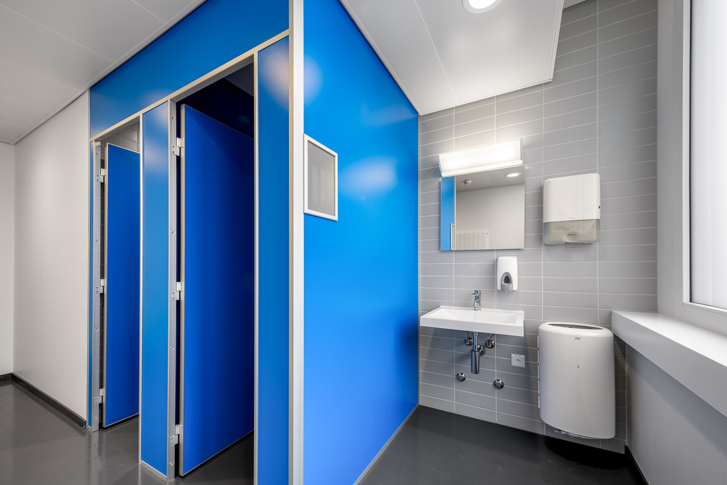 307m² office