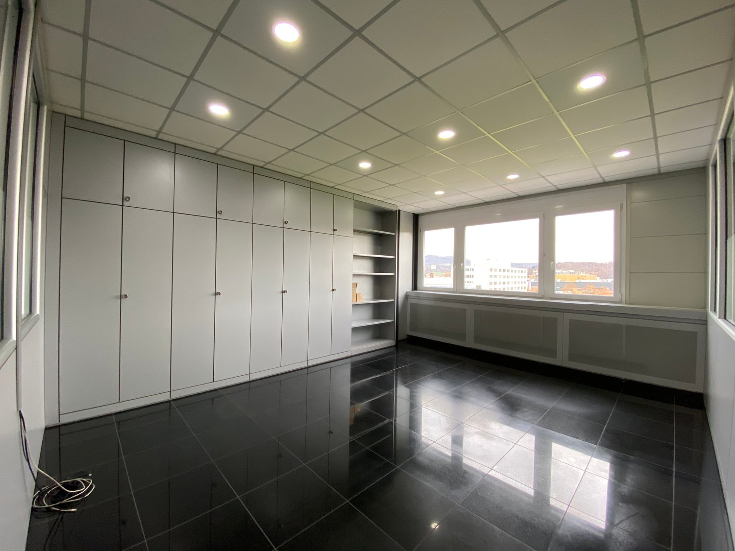 713m² commercial