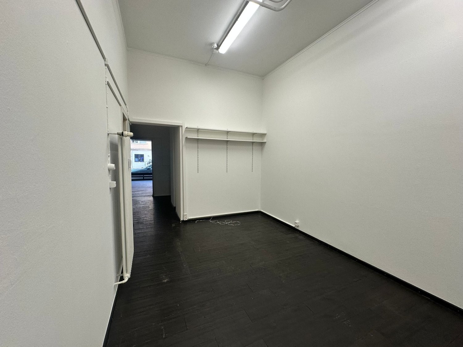 110m² shop