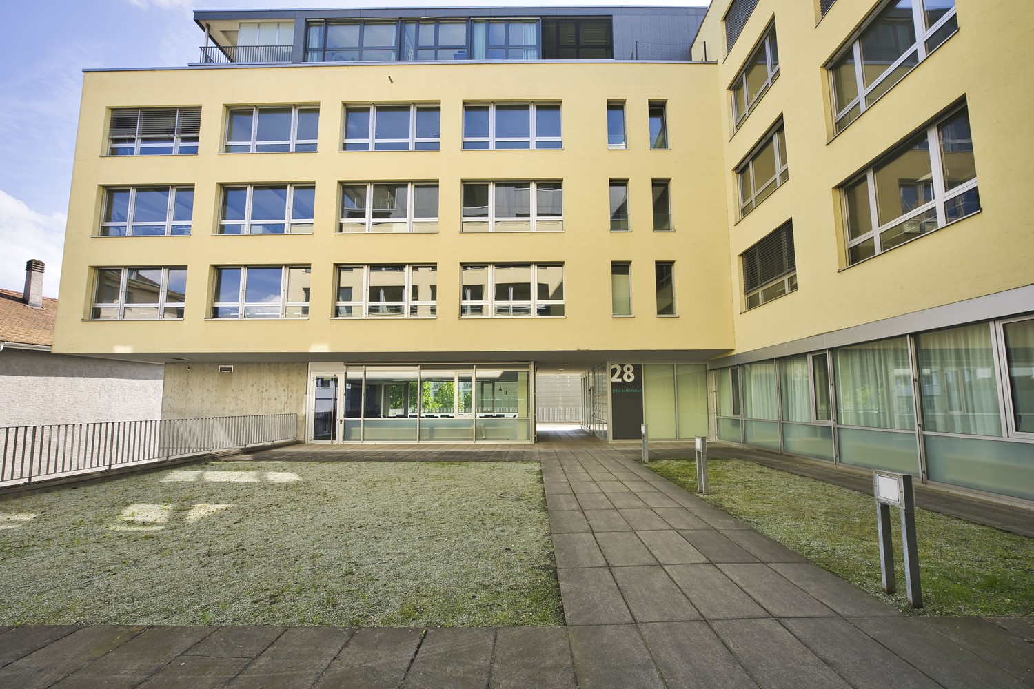 104m² office