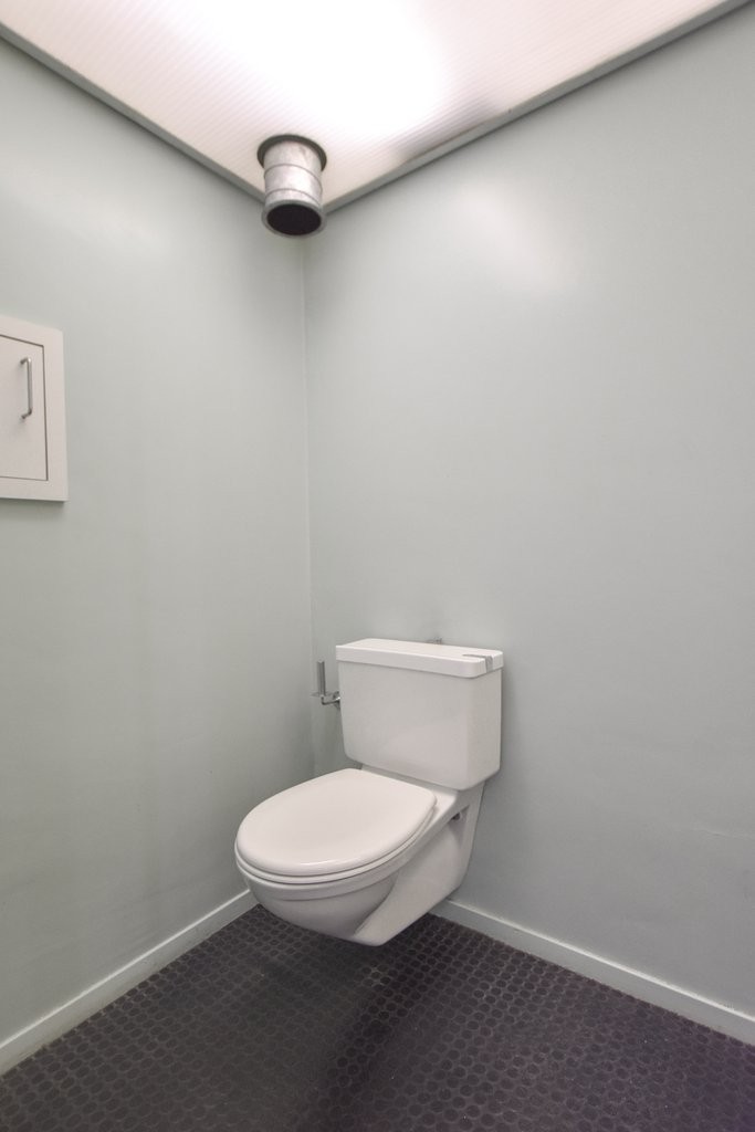 133m² commercial