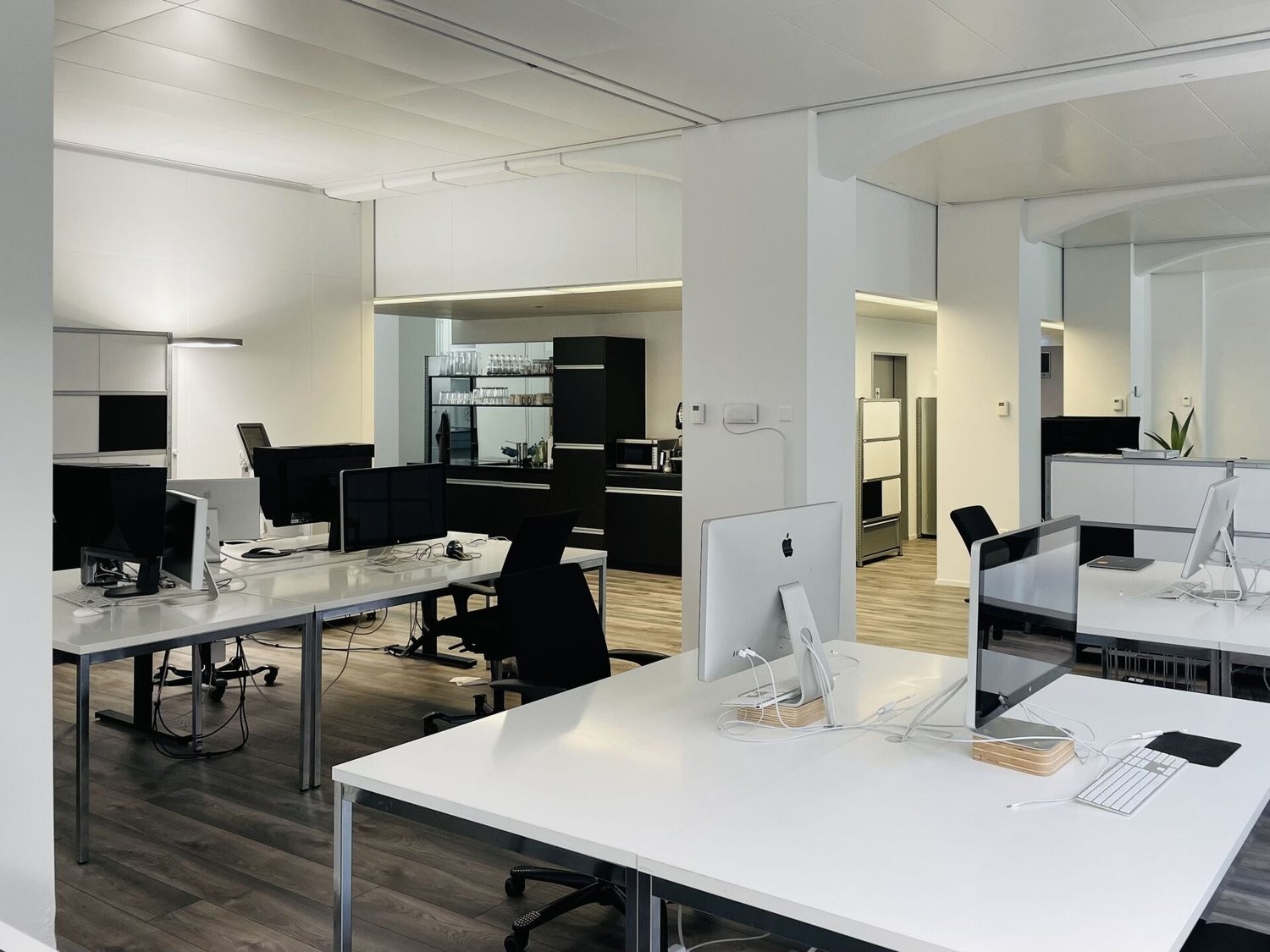256m² office