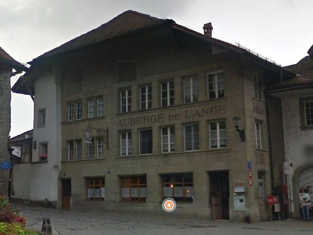 5 rooms apartment