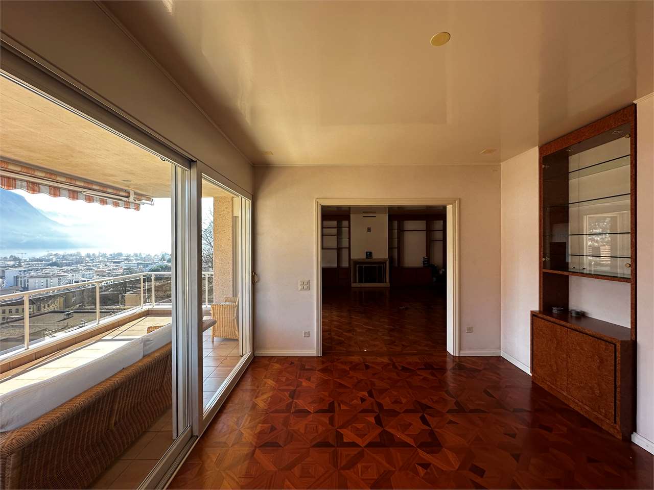 9-Zimmer-Wohnung