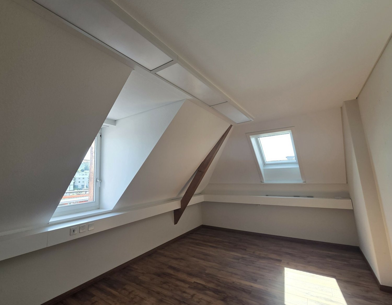 87m² office
