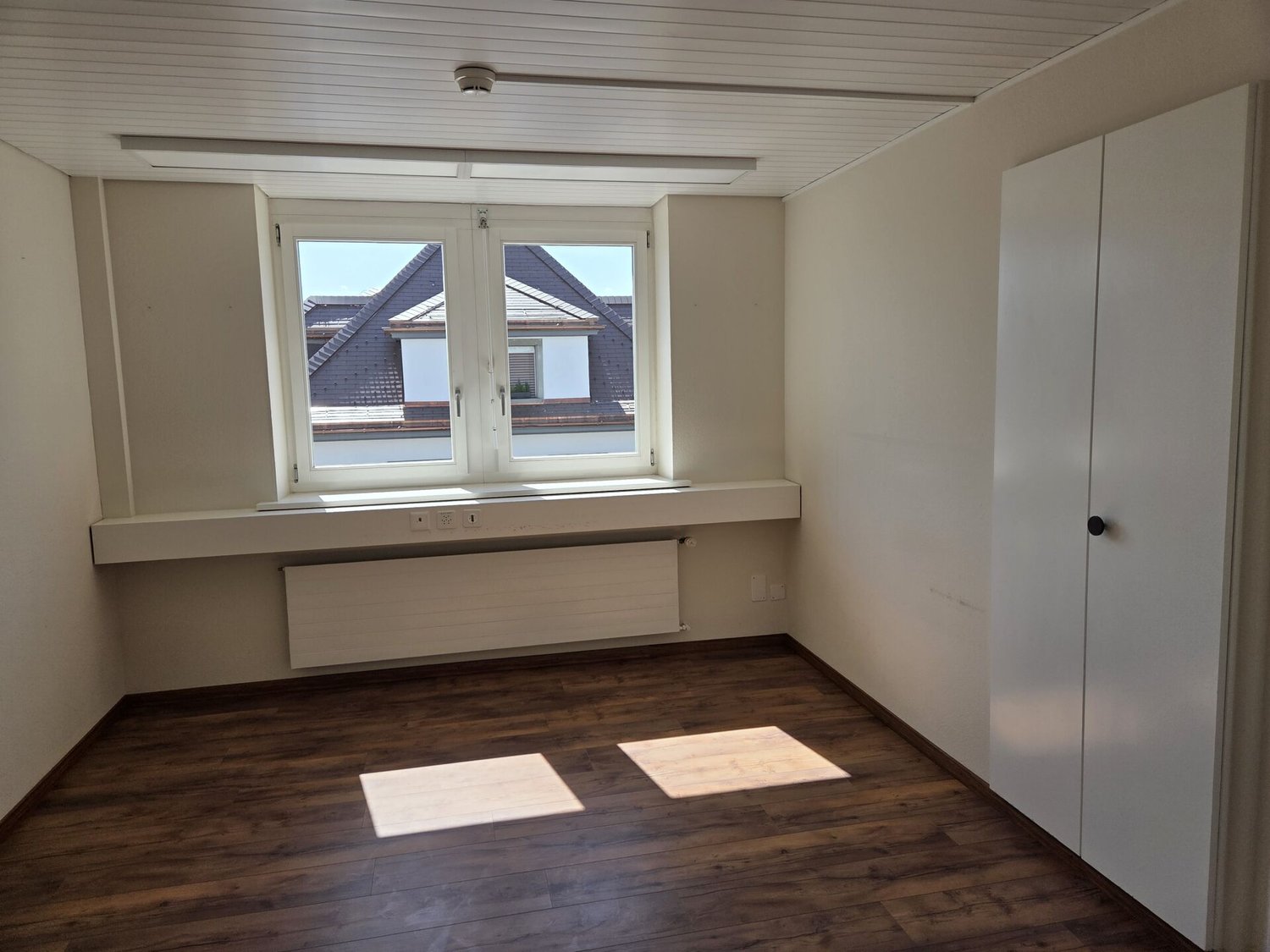 87m² office