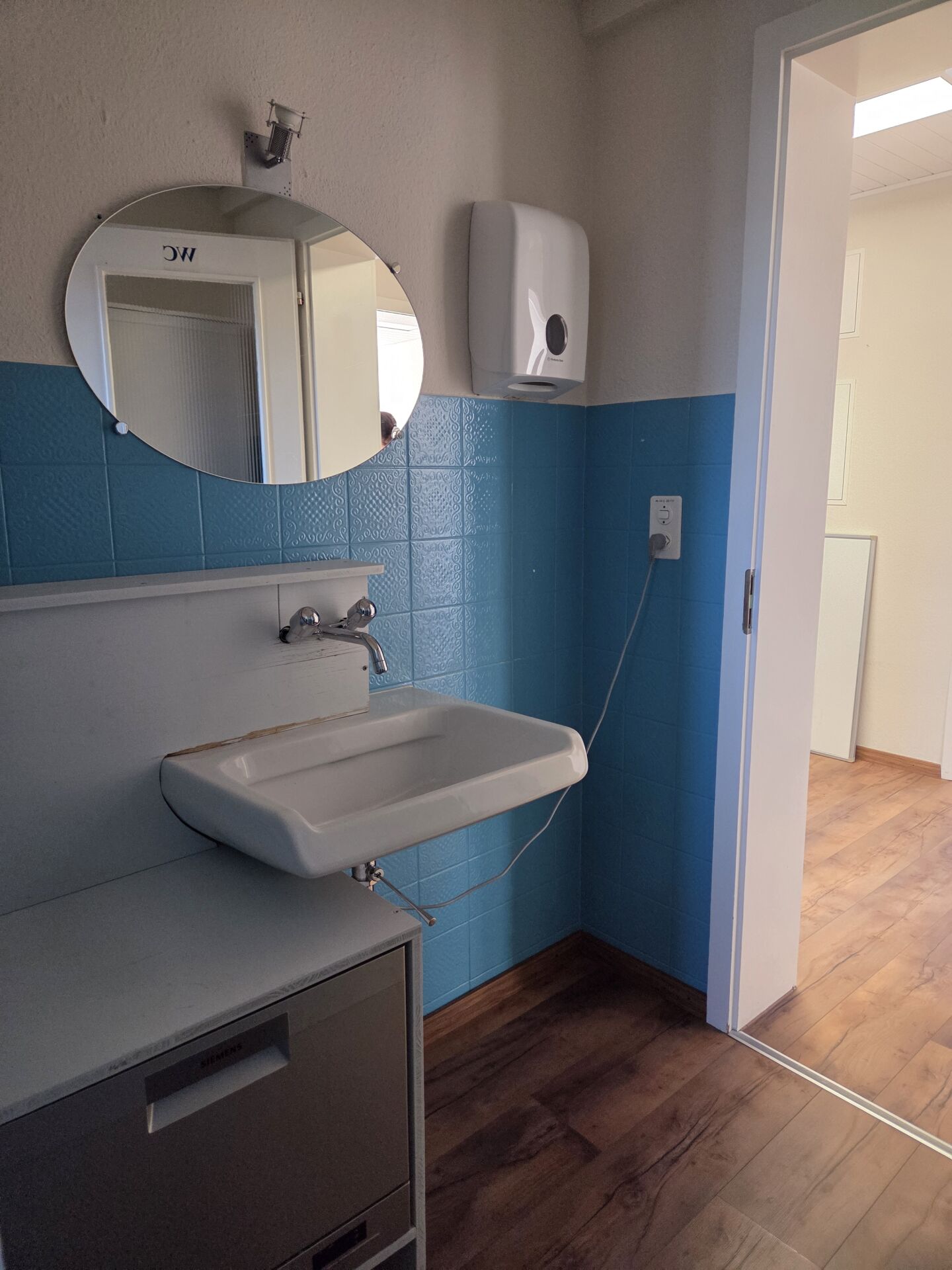 87m² office