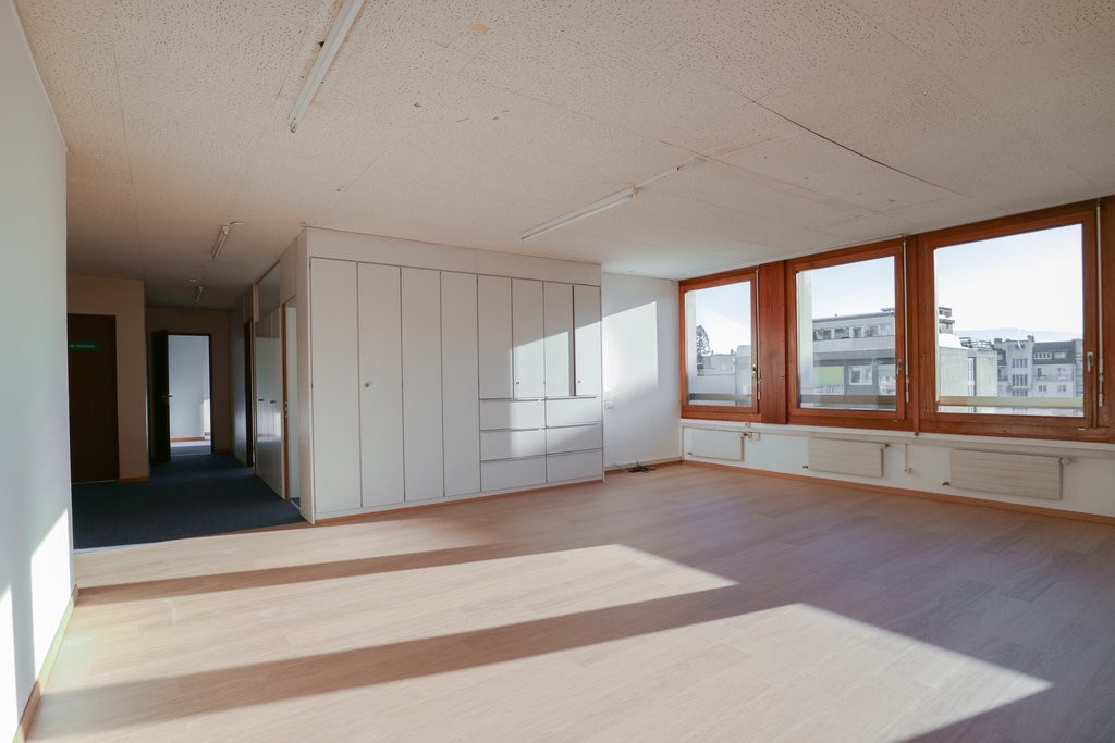 118m² office