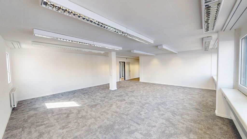 85m² office