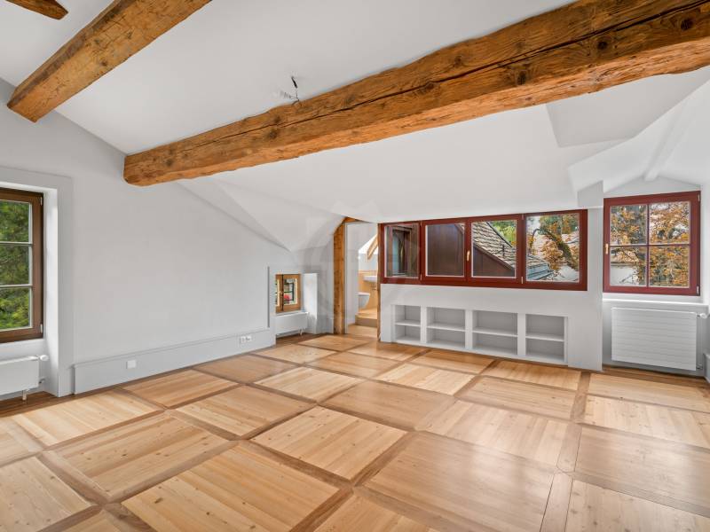 9 Zimmer Einfamilienhaus