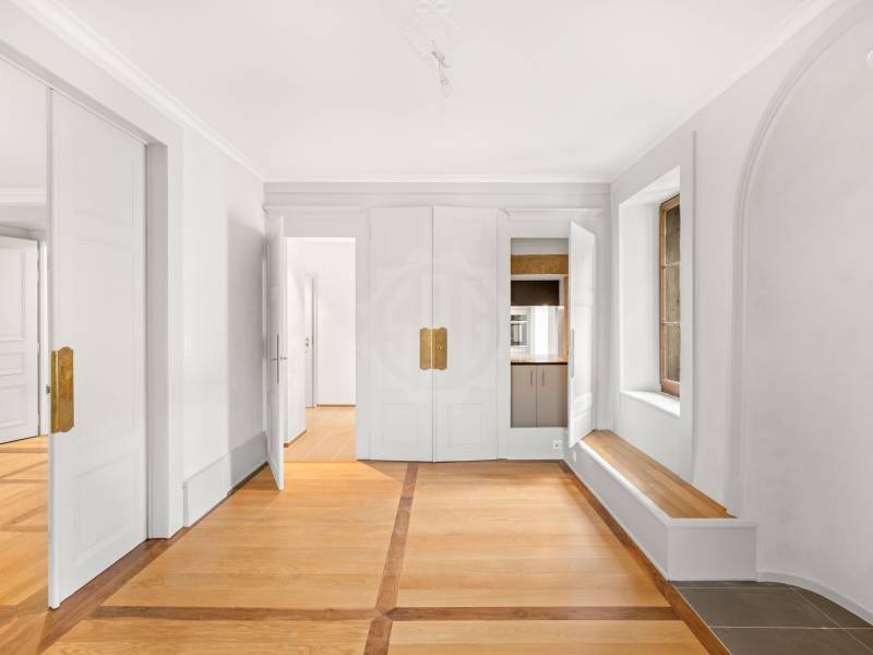 9 Zimmer Einfamilienhaus