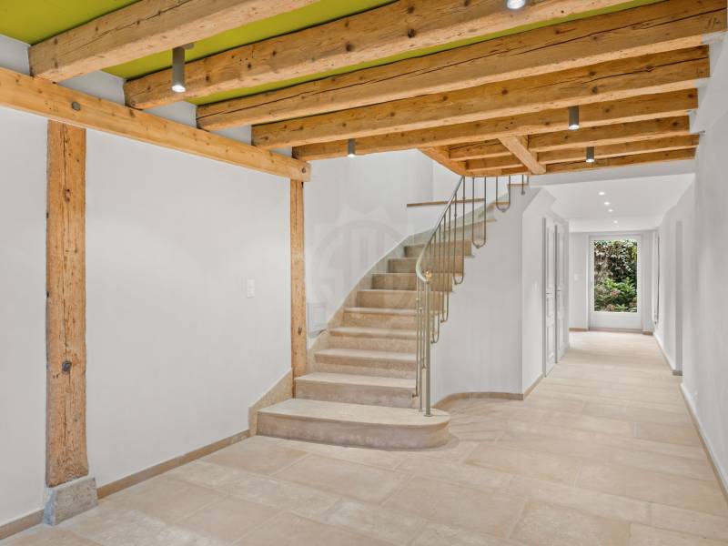 9 Zimmer Einfamilienhaus