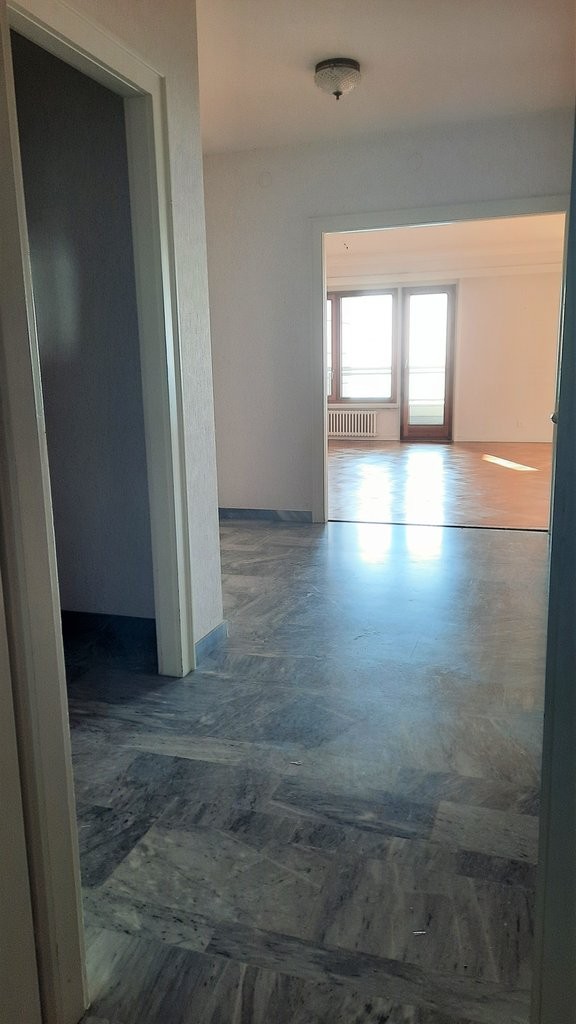 6 rooms apartment